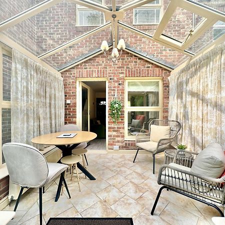 Cherry Blossom Cottage ヨーク エクステリア 写真
